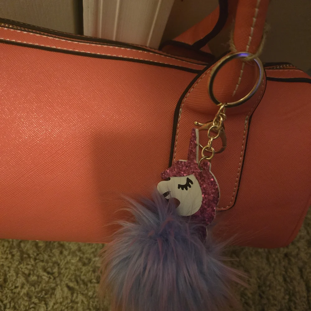 Initials, Inc Coral Barrel Bag NWOT - Picture 6 of 11